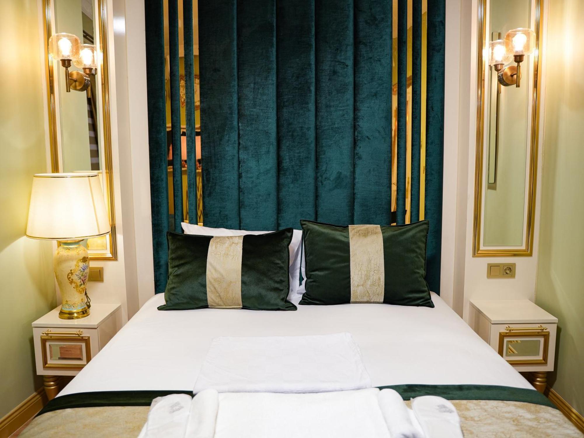 Whitemoon Hotel Suites Taksim อิสตันบูล ภายนอก รูปภาพ