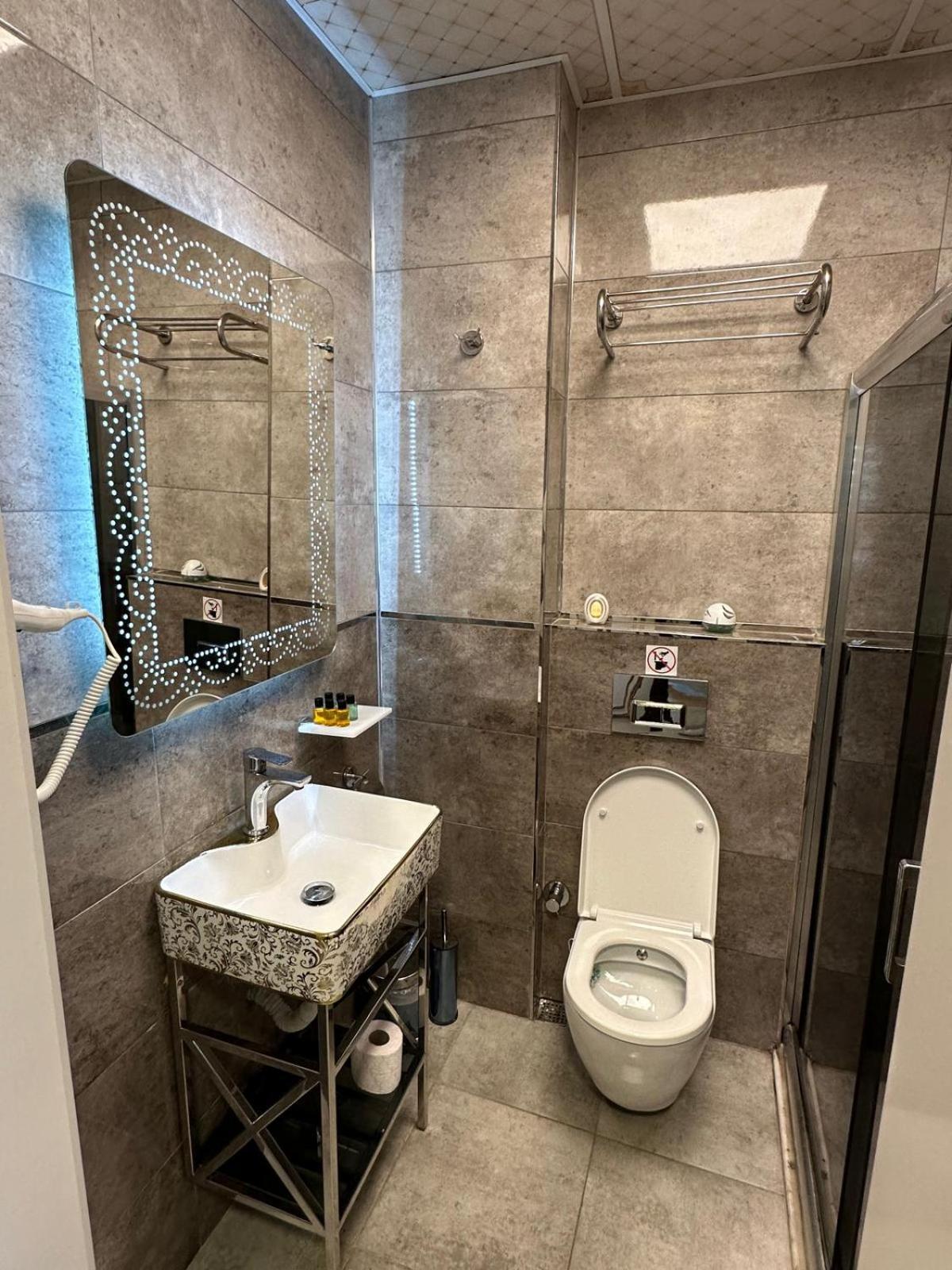 Whitemoon Hotel Suites Taksim อิสตันบูล ภายนอก รูปภาพ